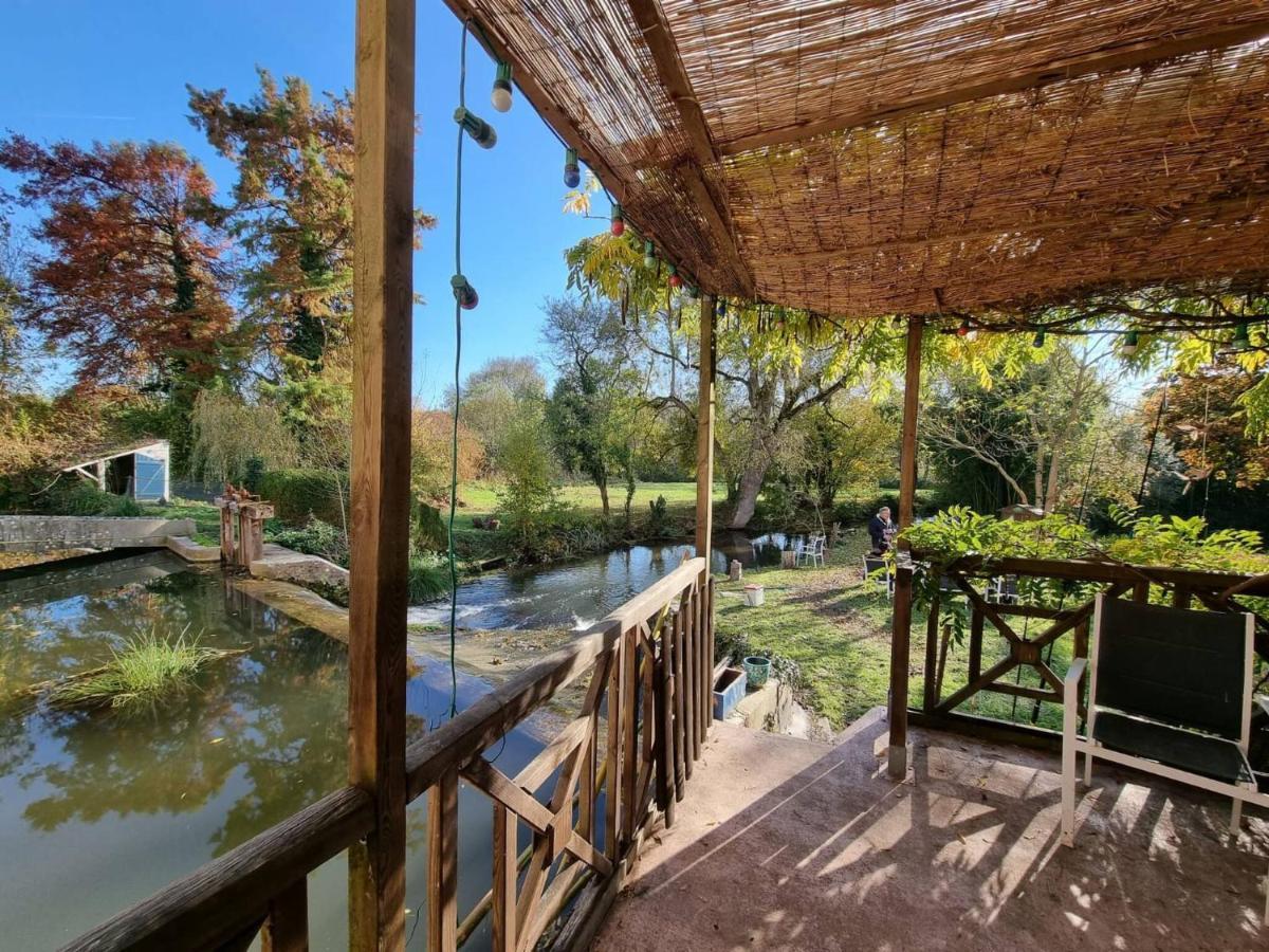 La Roulotte Du Moulin De Palet Villa Baugé Екстериор снимка